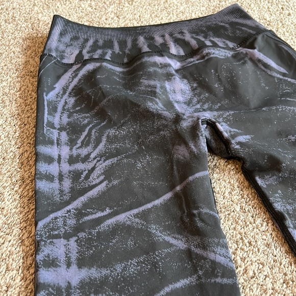 Lululemon 7/8 High-rise - Picture 2 of 5